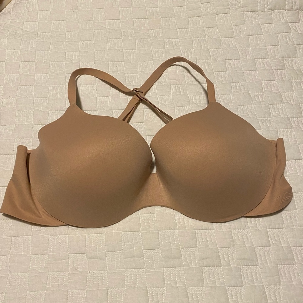 Nude bra with adjustable straps